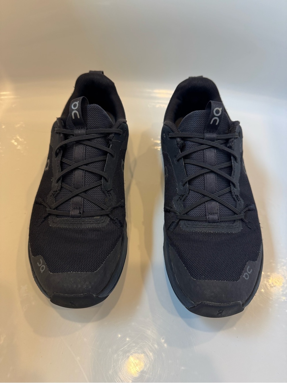 On Cloud Youth Size 5 Black Running Sneaker